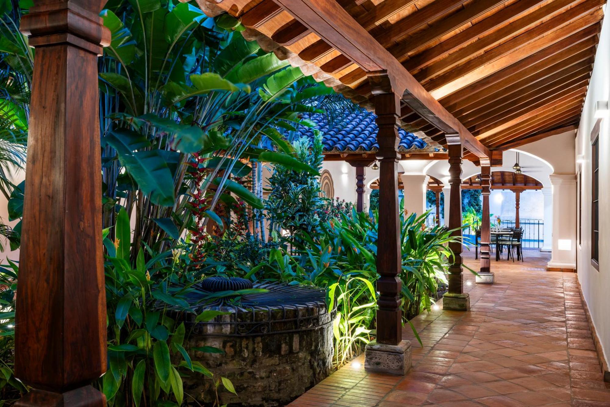 Karakali Boutique Hotel モンポス エクステリア 写真